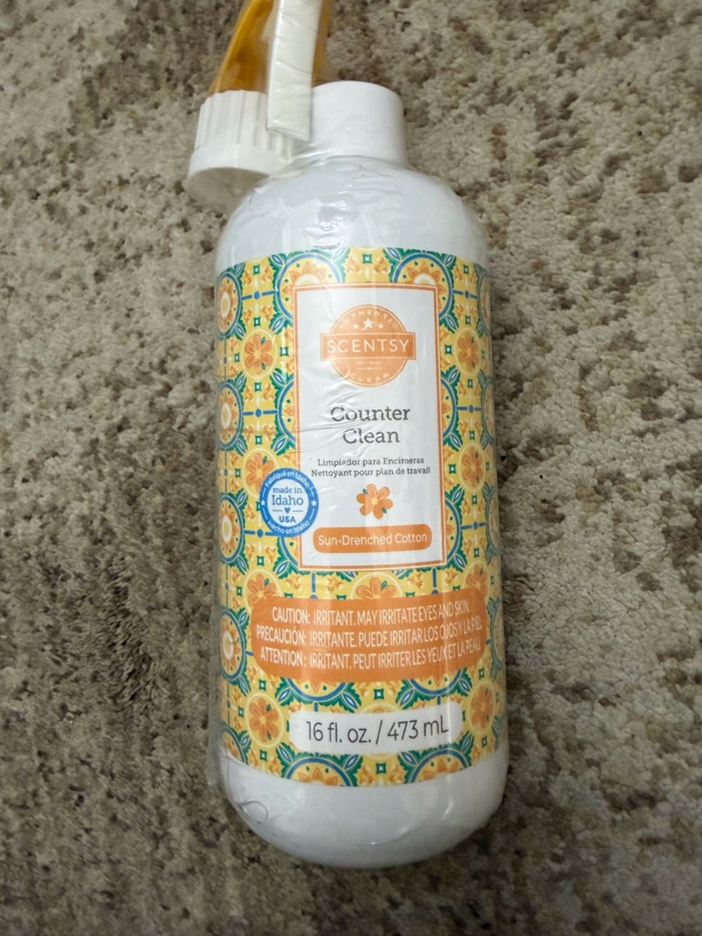 Scentsy Counter Clean Spray — Yellow & White Floral